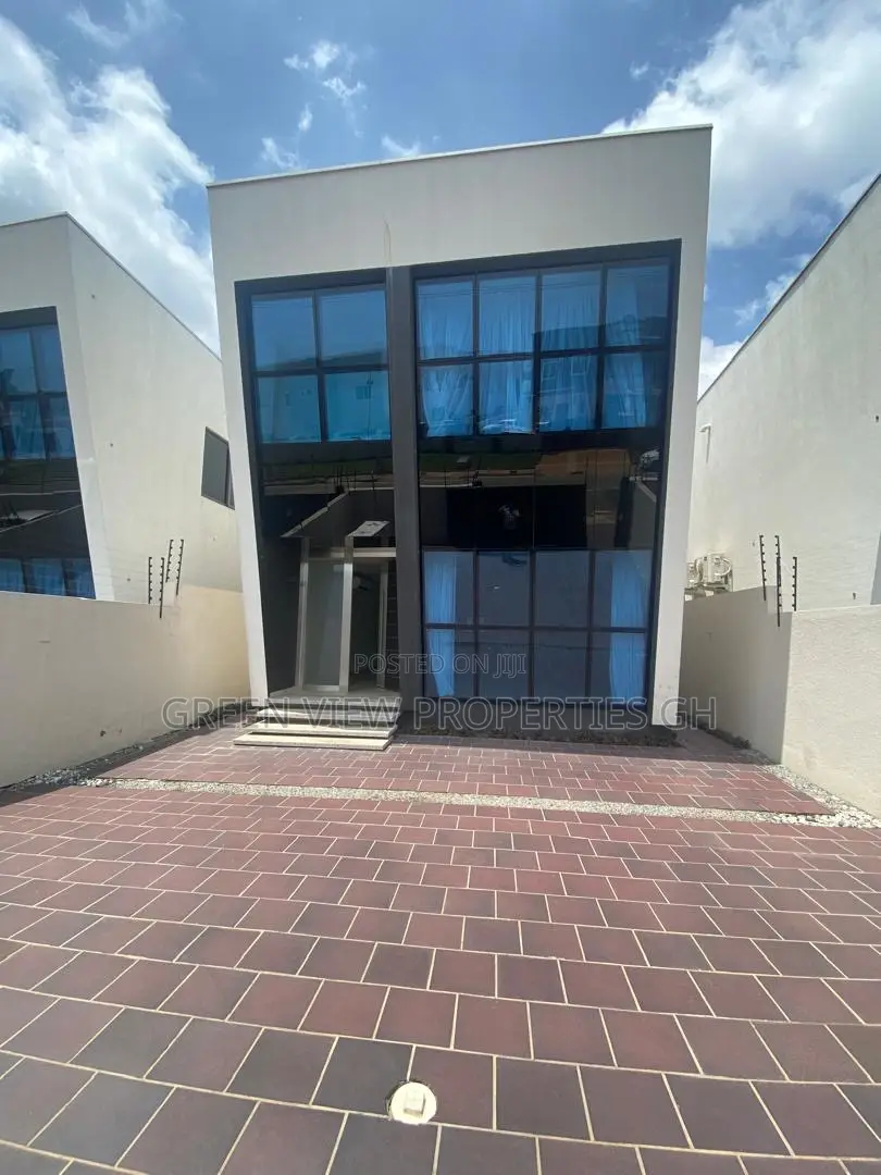 4bdrm Duplex in East Legon for rent