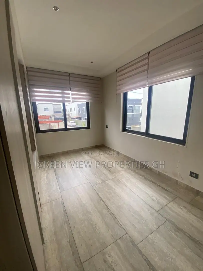 4bdrm Duplex in East Legon for rent