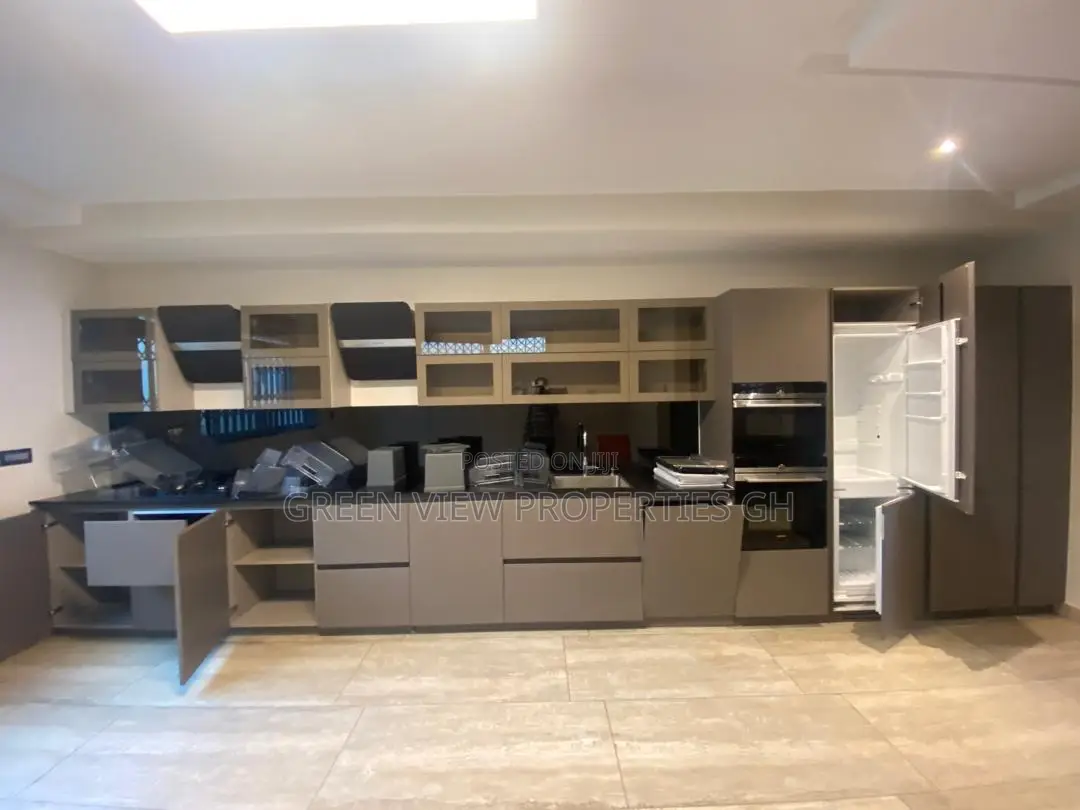 4bdrm Duplex in East Legon for rent