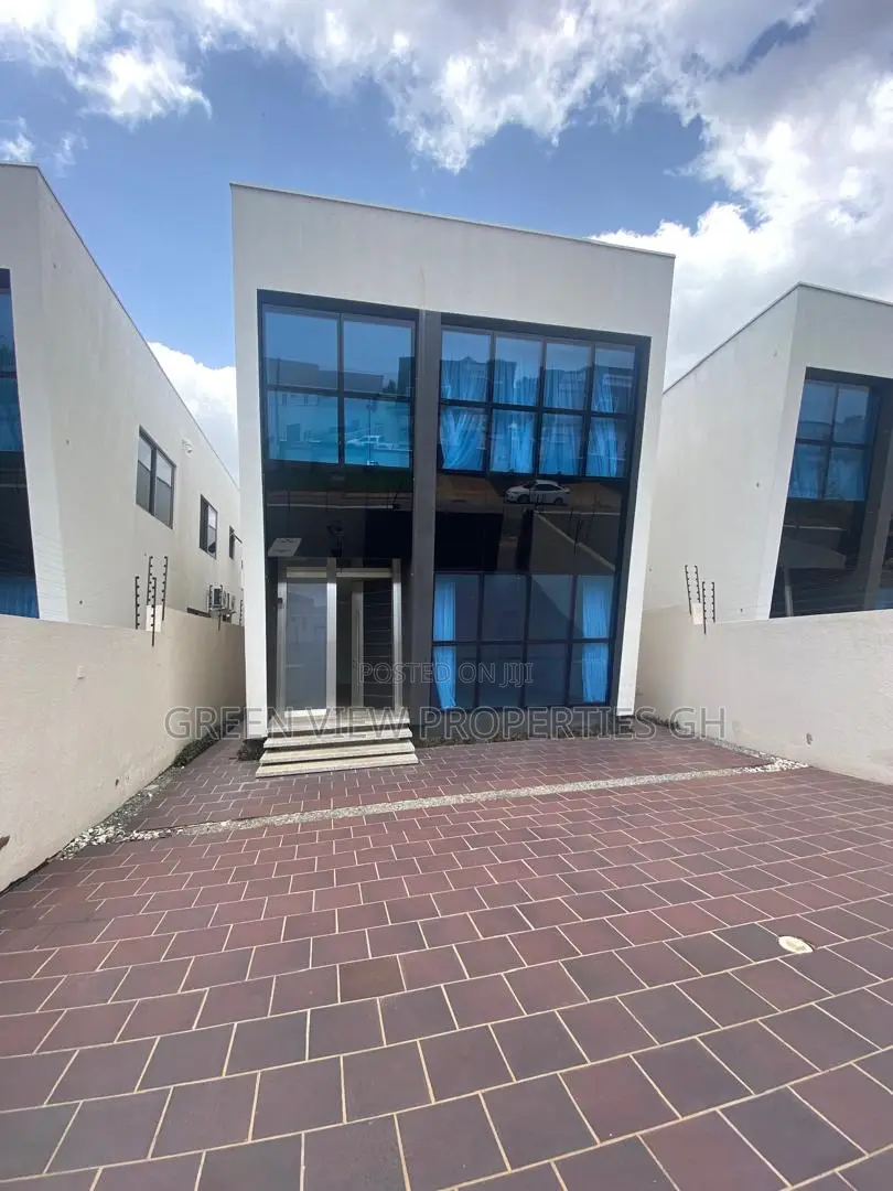 4bdrm Duplex in East Legon for rent