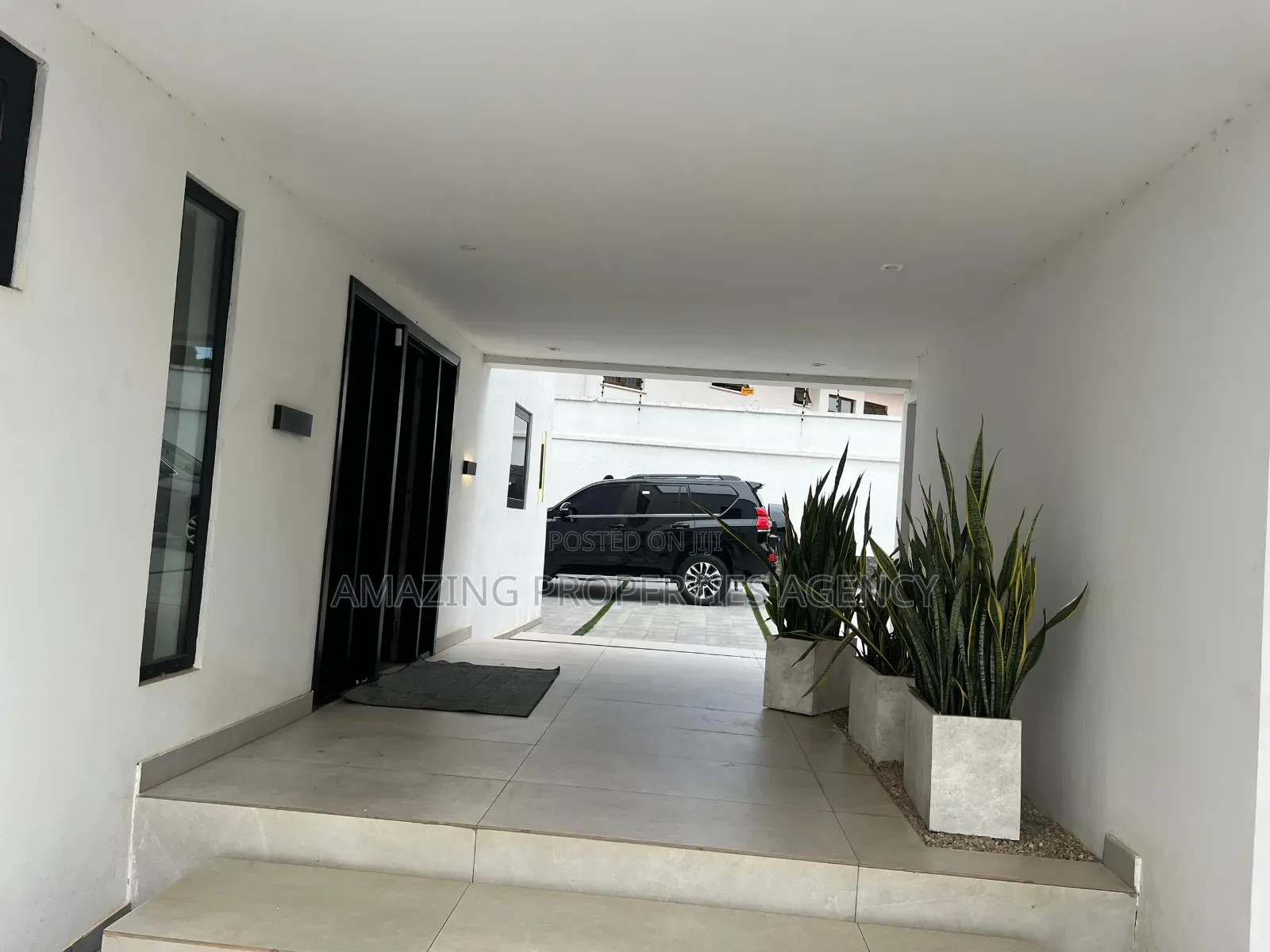 5bdrm House in Cantonment, US Embassy Area for rent