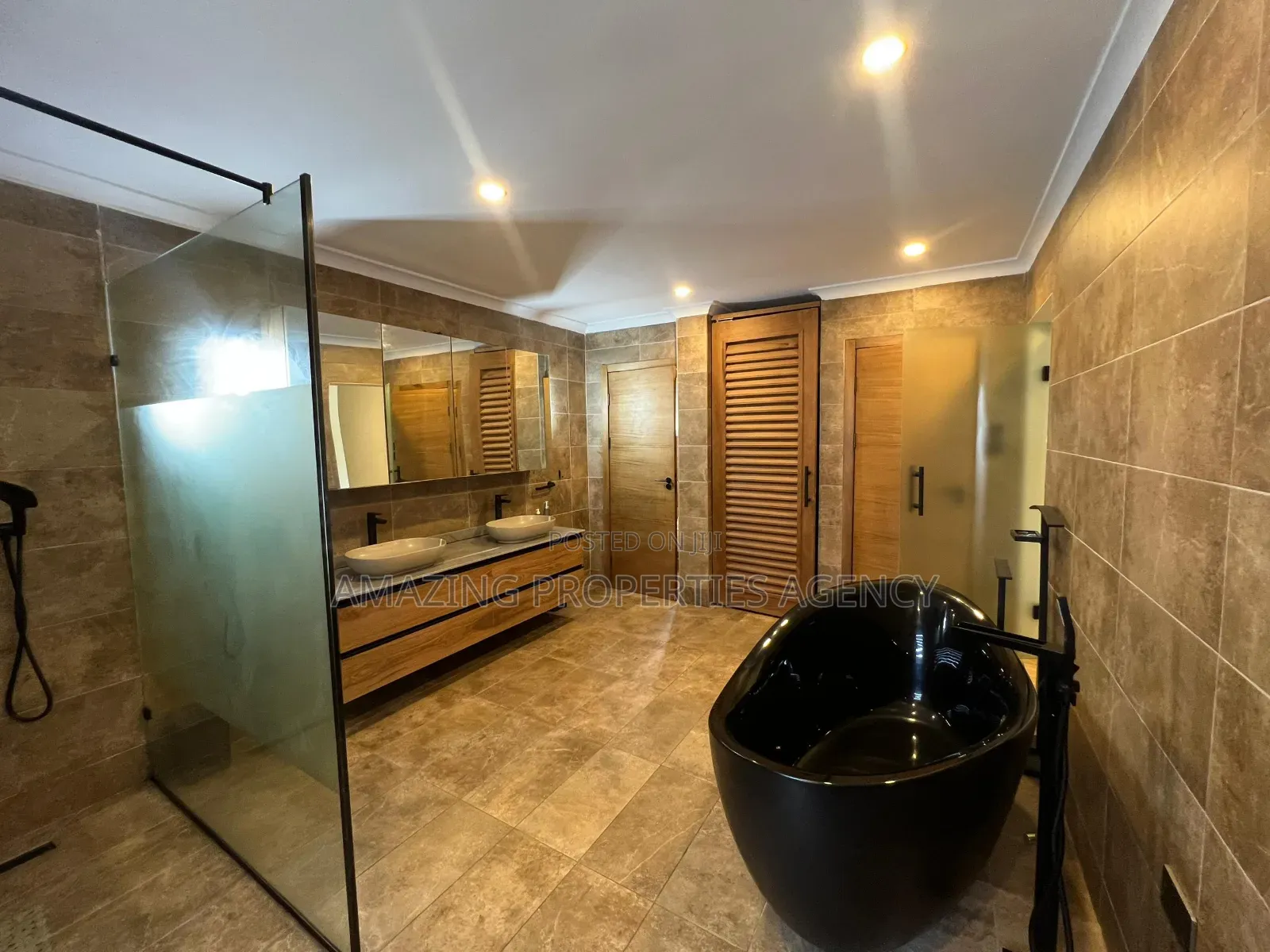 5bdrm House in Cantonment, US Embassy Area for rent