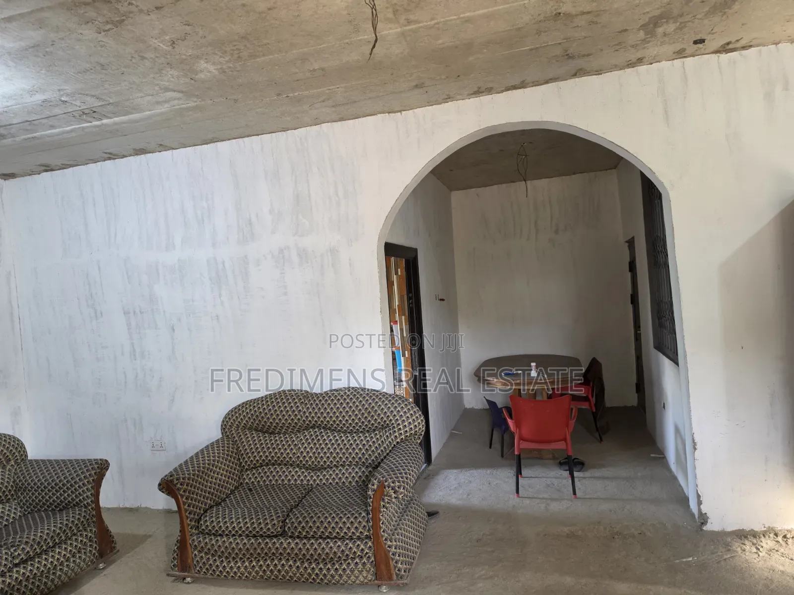 4bdrm Apartment in Fredimens Real, Afigya-Kwabre for sale