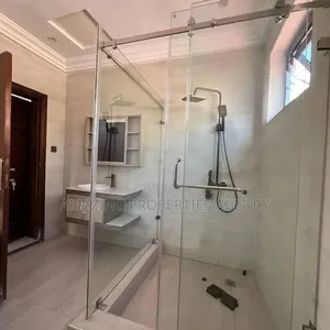 3bdrm Townhouse / Terrace in East Legon, A&C Mall Area for rent