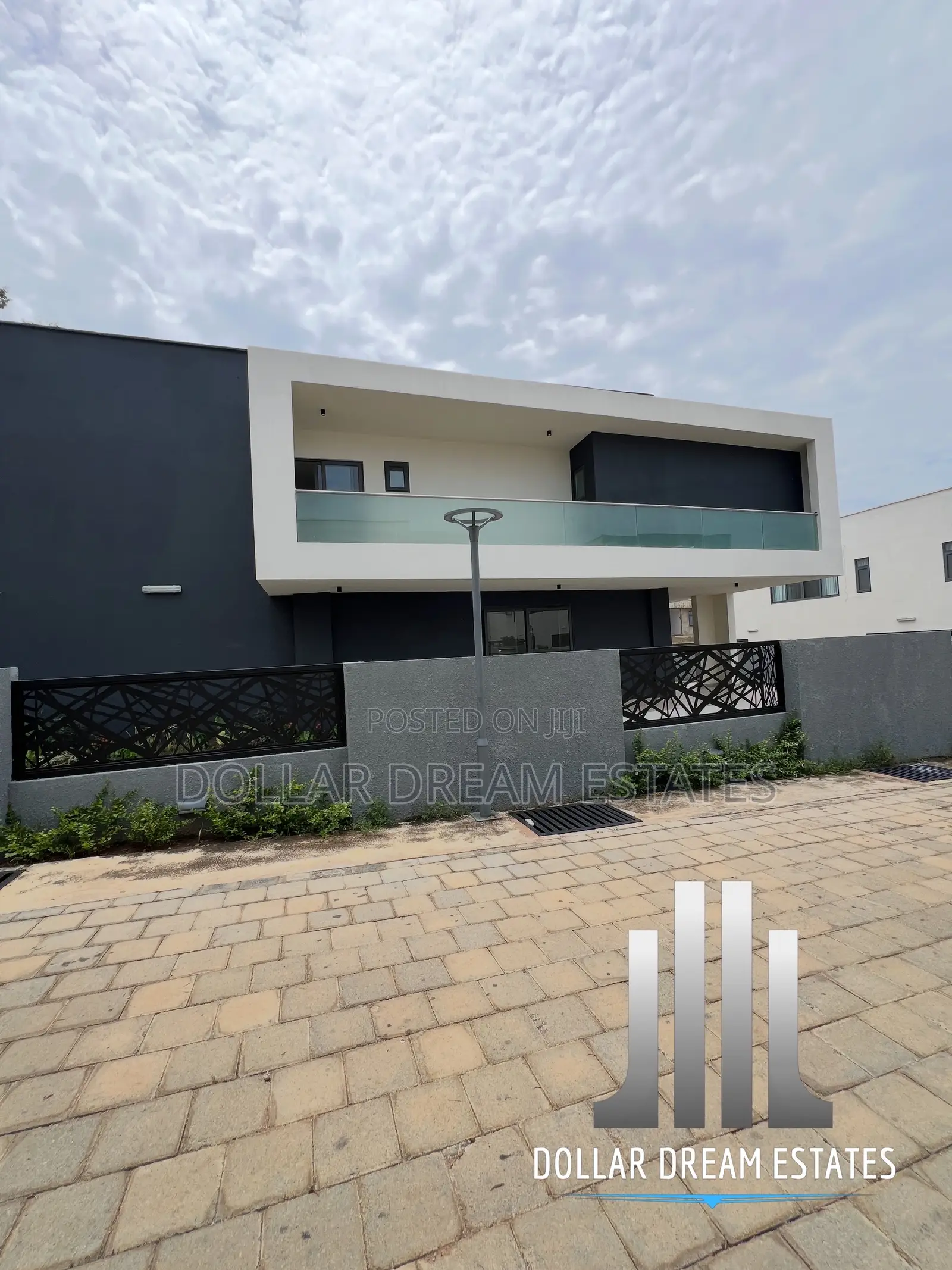 4bdrm House in Adjiriganor for sale