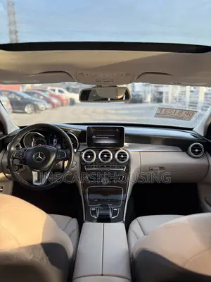 Mercedes-Benz C300 2017 Silver