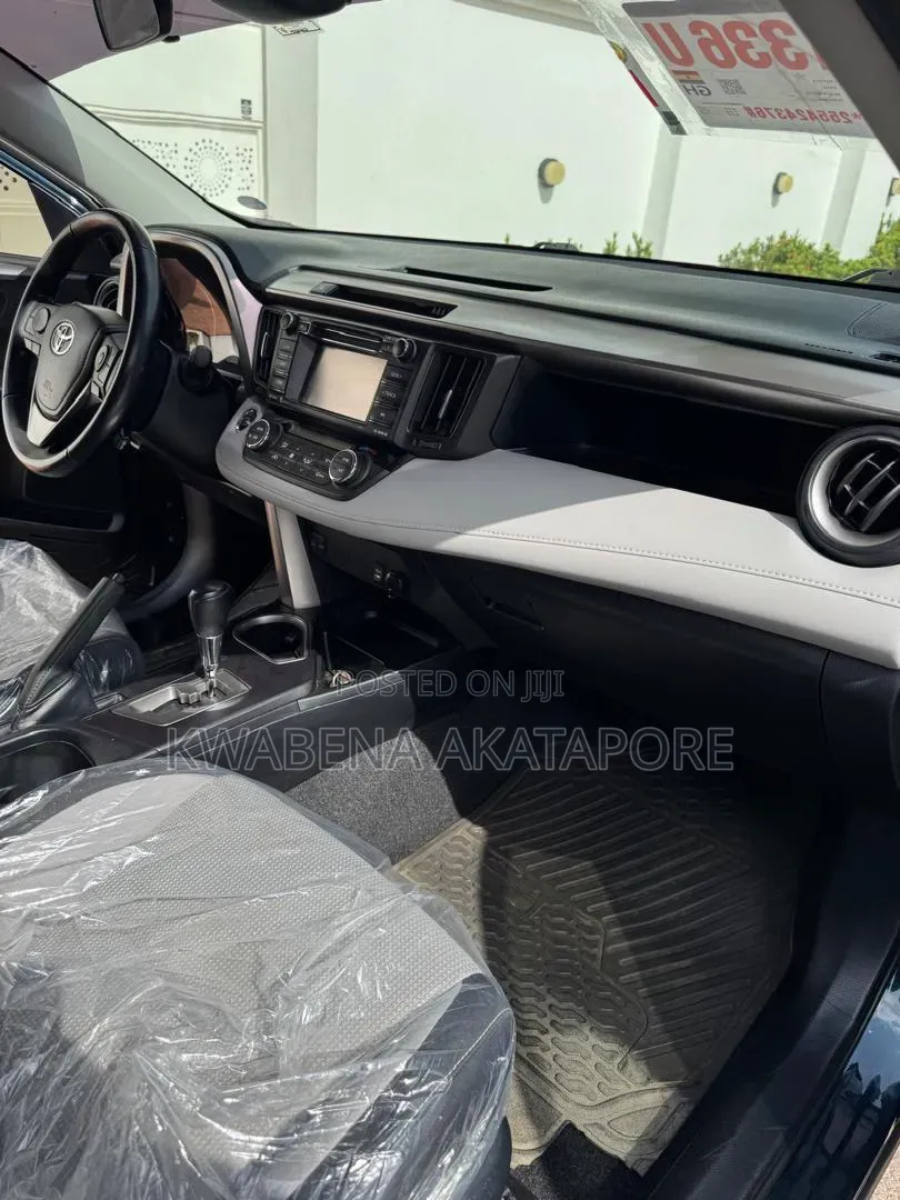 Toyota RAV4 XLE 4dr SUV (2.5L 4cyl 6A) 2018 Blue