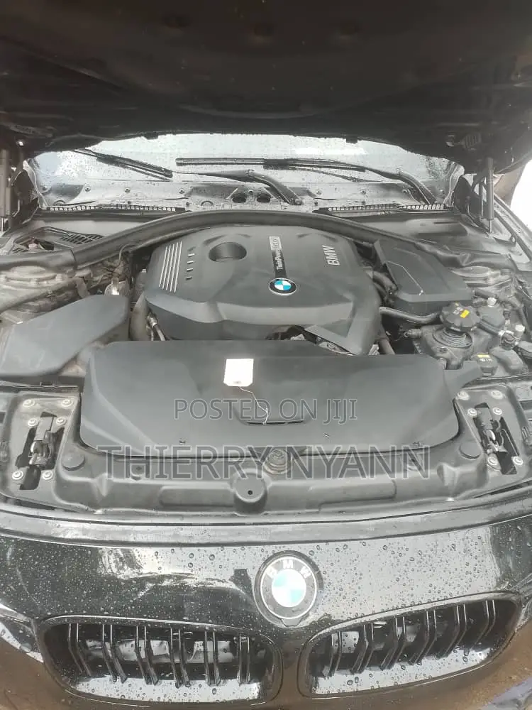 BMW 330i 2018 Black