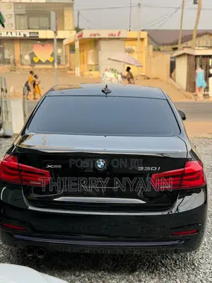 BMW 330i 2018 Black