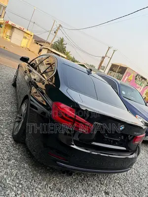 BMW 330i 2018 Black