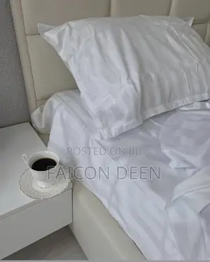 Clean Look ,Luxury Feel (Hotel Pure Cotton 2 Bedsheets, 4 Pillow Cases