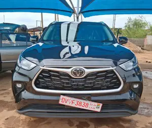 Toyota Highlander XLE AWD 2023 Black