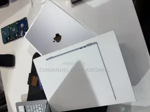 Laptop Apple MacBook Air 2025 M4 13-inch 16GB Apple M4 SSHD+SSD 256GB