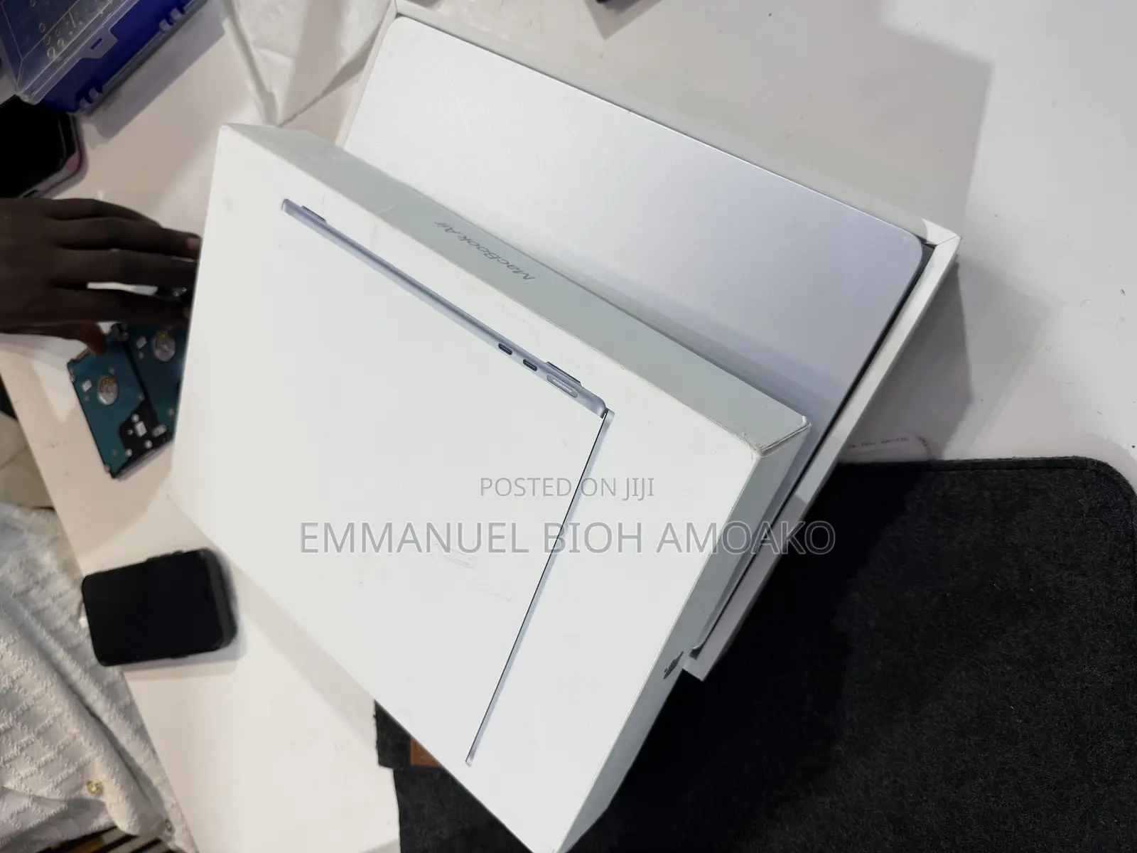 Laptop Apple MacBook Air 2025 M4 13-inch 16GB Apple M4 SSHD+SSD 256GB
