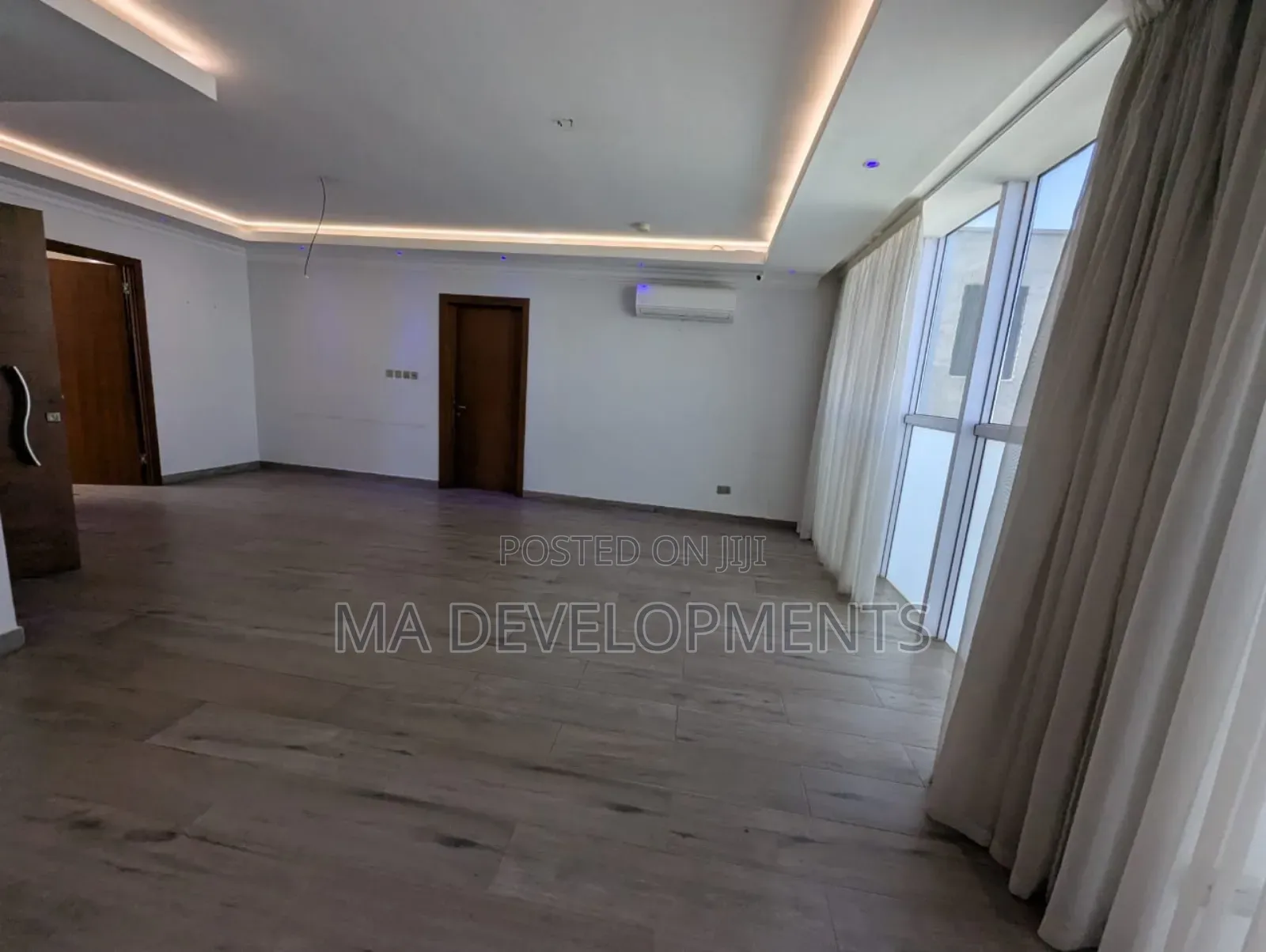 7bdrm Mansion in Airport Hills for sale