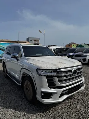 New Toyota Land Cruiser LC300 2025 White