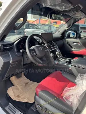 New Toyota Land Cruiser LC300 2025 White