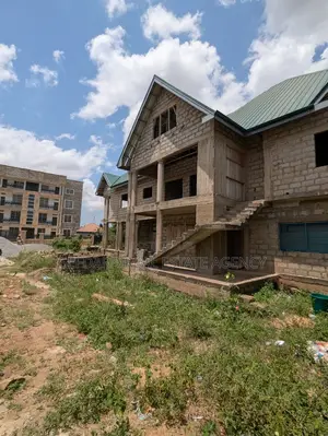 5bdrm House in Sefdard Properties, Pokuase for sale