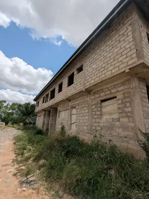 5bdrm House in Sefdard Properties, Pokuase for sale