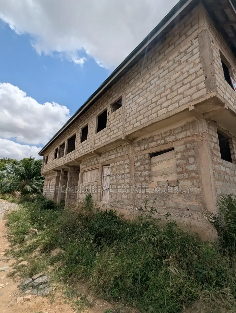 5bdrm House in Sefdard Properties, Pokuase for sale