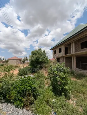 5bdrm House in Sefdard Properties, Pokuase for sale
