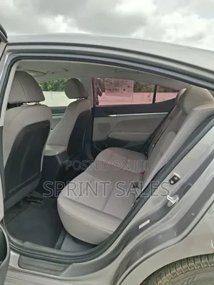 Hyundai Elantra SE 2020 Gray