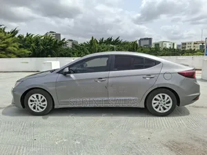 Hyundai Elantra SE 2020 Gray