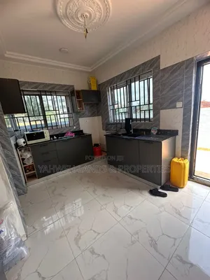 3bdrm House in Baatsona Total for rent