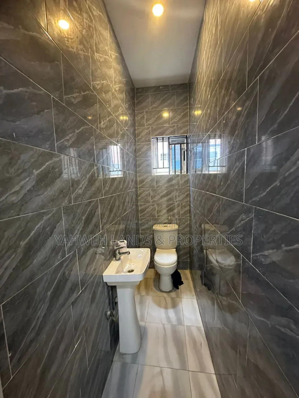 3bdrm House in Baatsona Total for rent