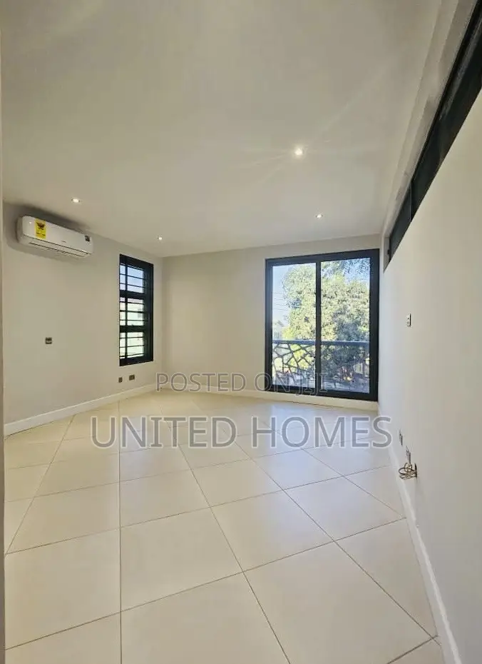 5bdrm House in Airport Residential Area for sale