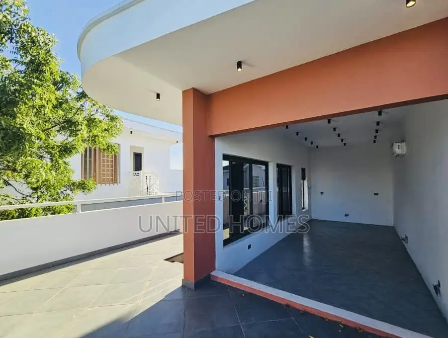 5bdrm House in Airport Residential Area for sale