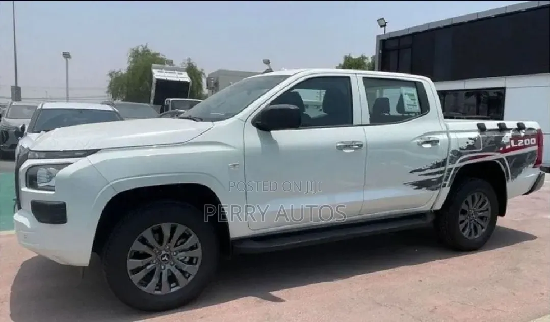 New Mitsubishi L200 2025 White