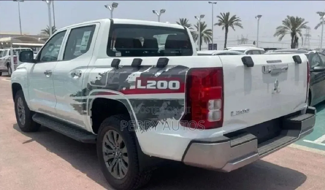 New Mitsubishi L200 2025 White