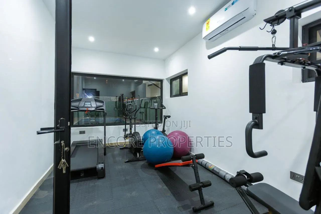 4bdrm House in Nikoi Street, A&C Mall Area for rent