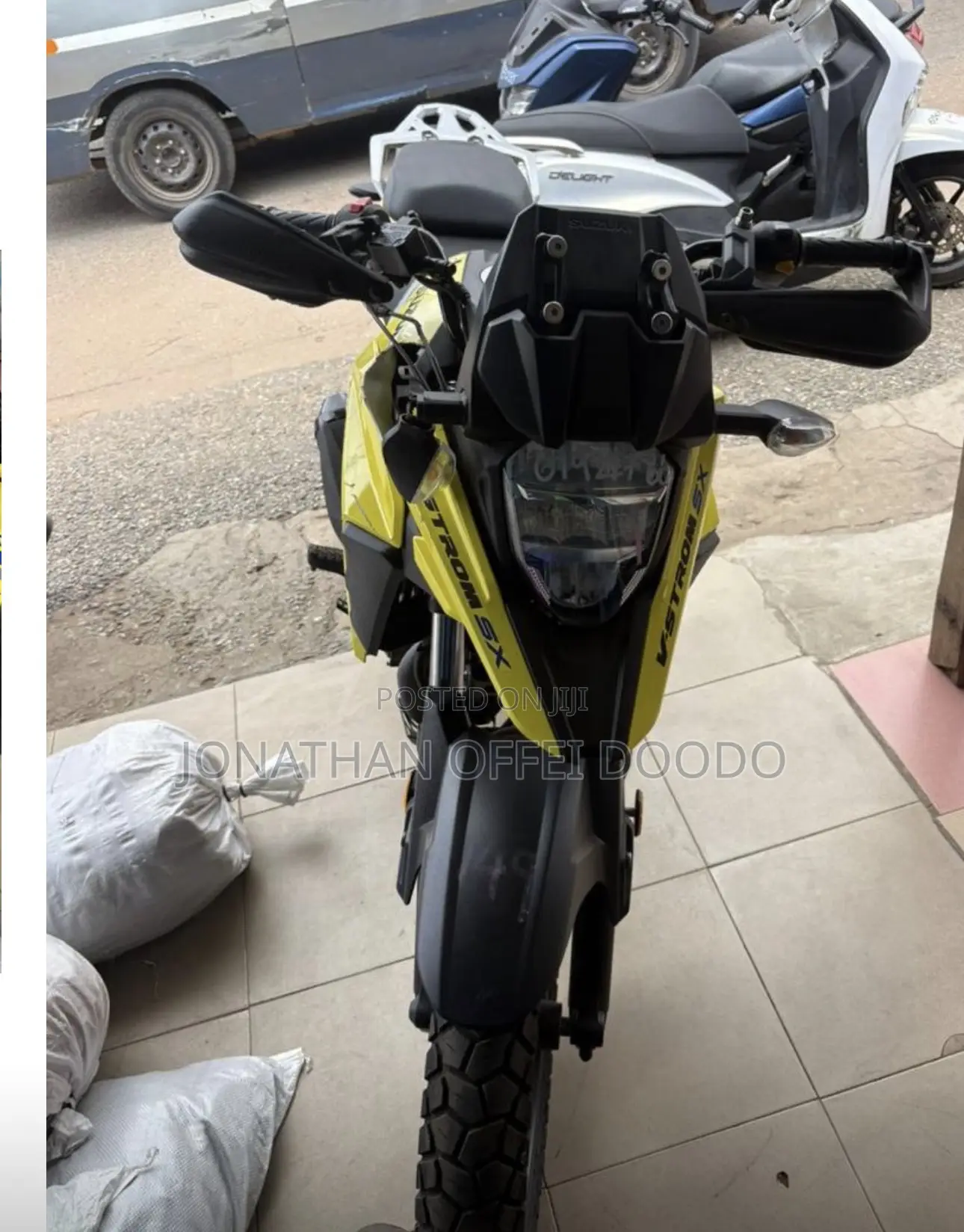 Suzuki V-Strom 2024 Yellow