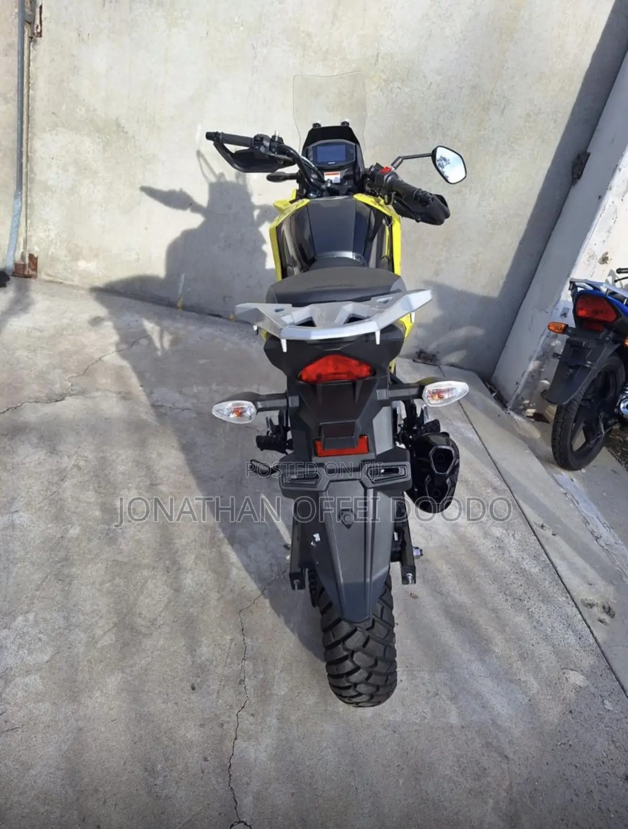Suzuki V-Strom 2024 Yellow