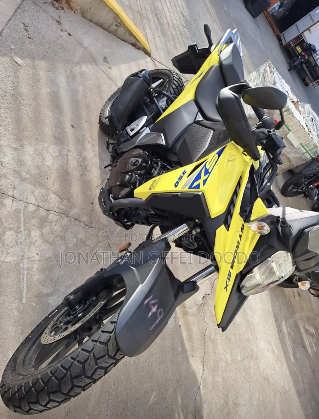 Suzuki V-Strom 2024 Yellow
