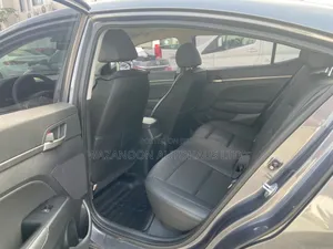 Hyundai Avante 2018 Gray