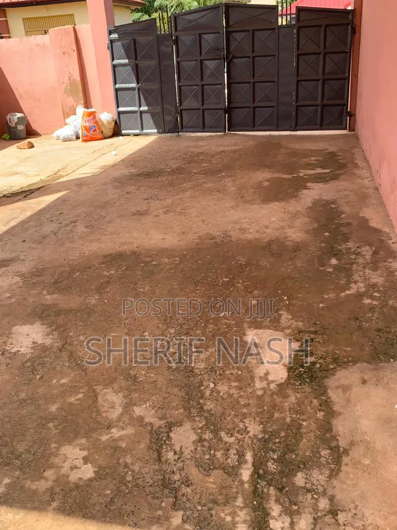 2bdrm Apartment in Ashiyie Fullani, Accra Metropolitan for rent