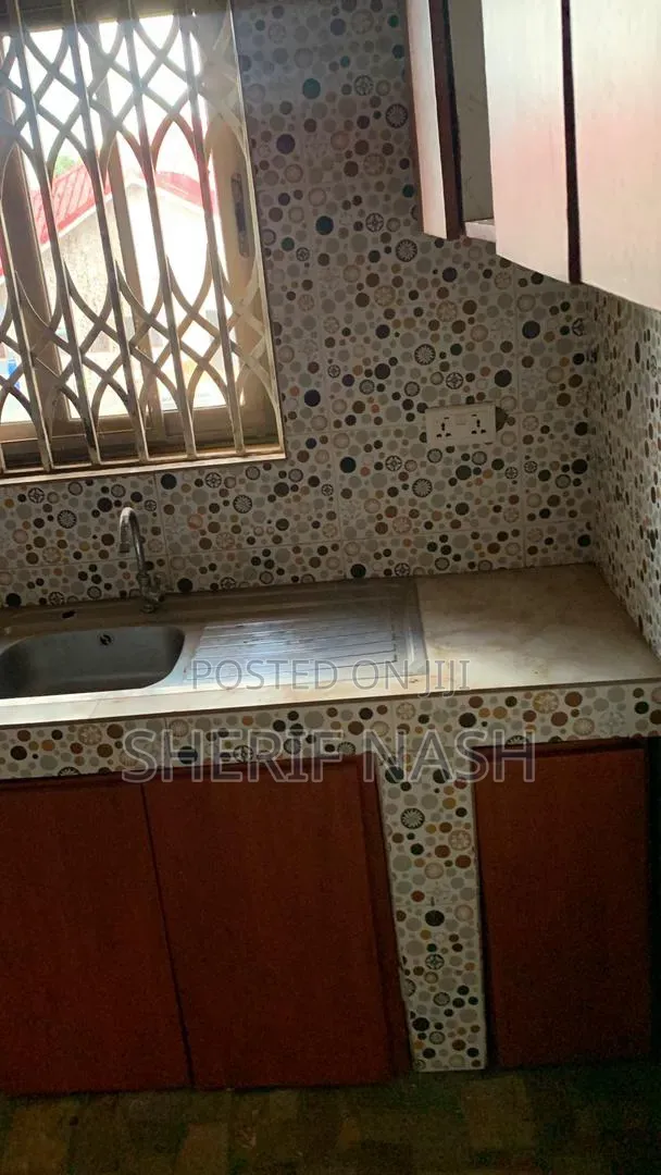 2bdrm Apartment in Ashiyie Fullani, Accra Metropolitan for rent