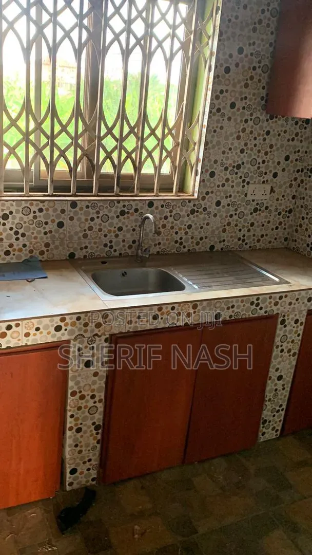 2bdrm Apartment in Ashiyie Fullani, Accra Metropolitan for rent