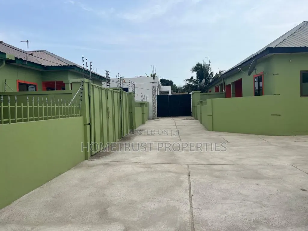 11bdrm Apartment in Kasoa Krispo, Pentecost for sale