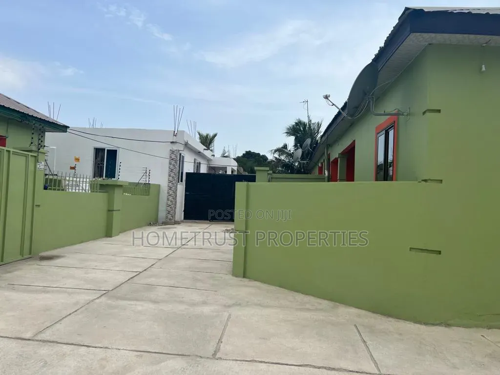11bdrm Apartment in Kasoa Krispo, Pentecost for sale