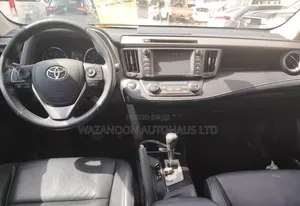 Toyota RAV4 LE 4dr SUV AWD (2.5L 4cyl 6A) 2018 Gray
