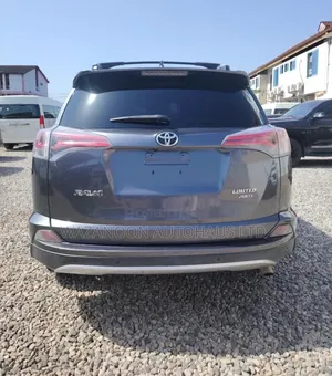 Toyota RAV4 LE 4dr SUV AWD (2.5L 4cyl 6A) 2018 Gray