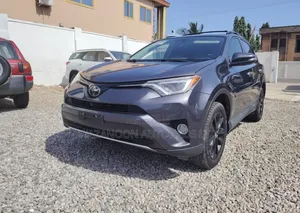 Toyota RAV4 LE 4dr SUV AWD (2.5L 4cyl 6A) 2018 Gray