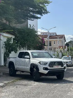 Toyota Tacoma 2023 White