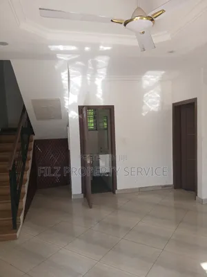 3bdrm Condo in Achimota, Overhead for rent