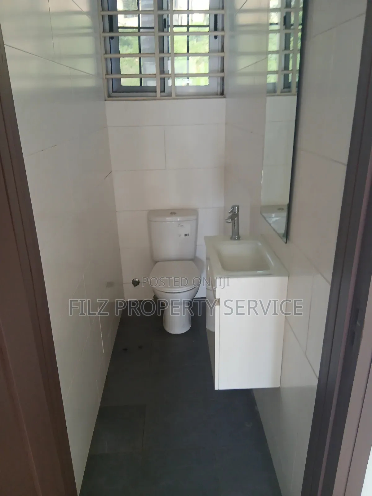 3bdrm Condo in Achimota, Overhead for rent