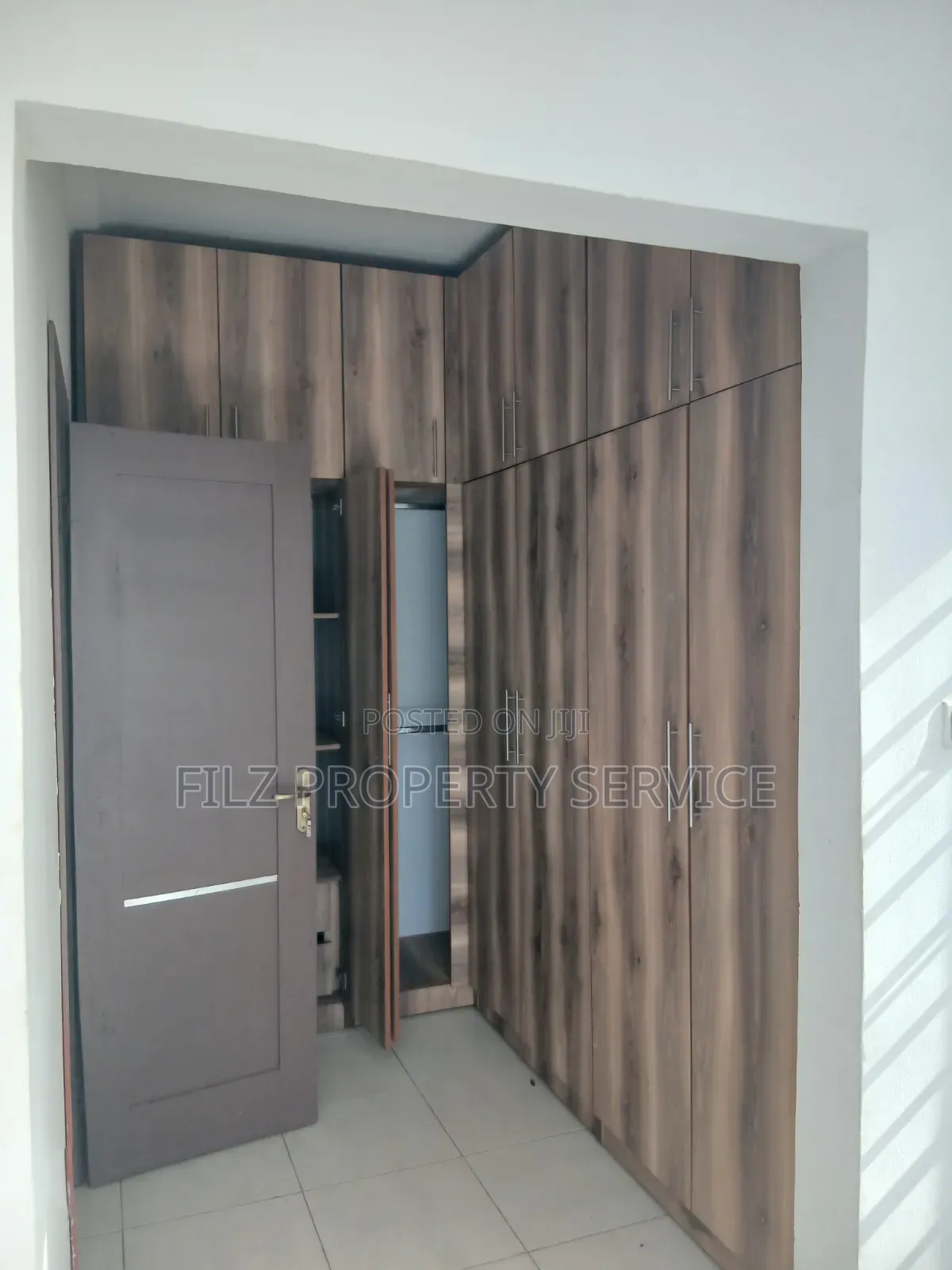 3bdrm Condo in Achimota, Overhead for rent
